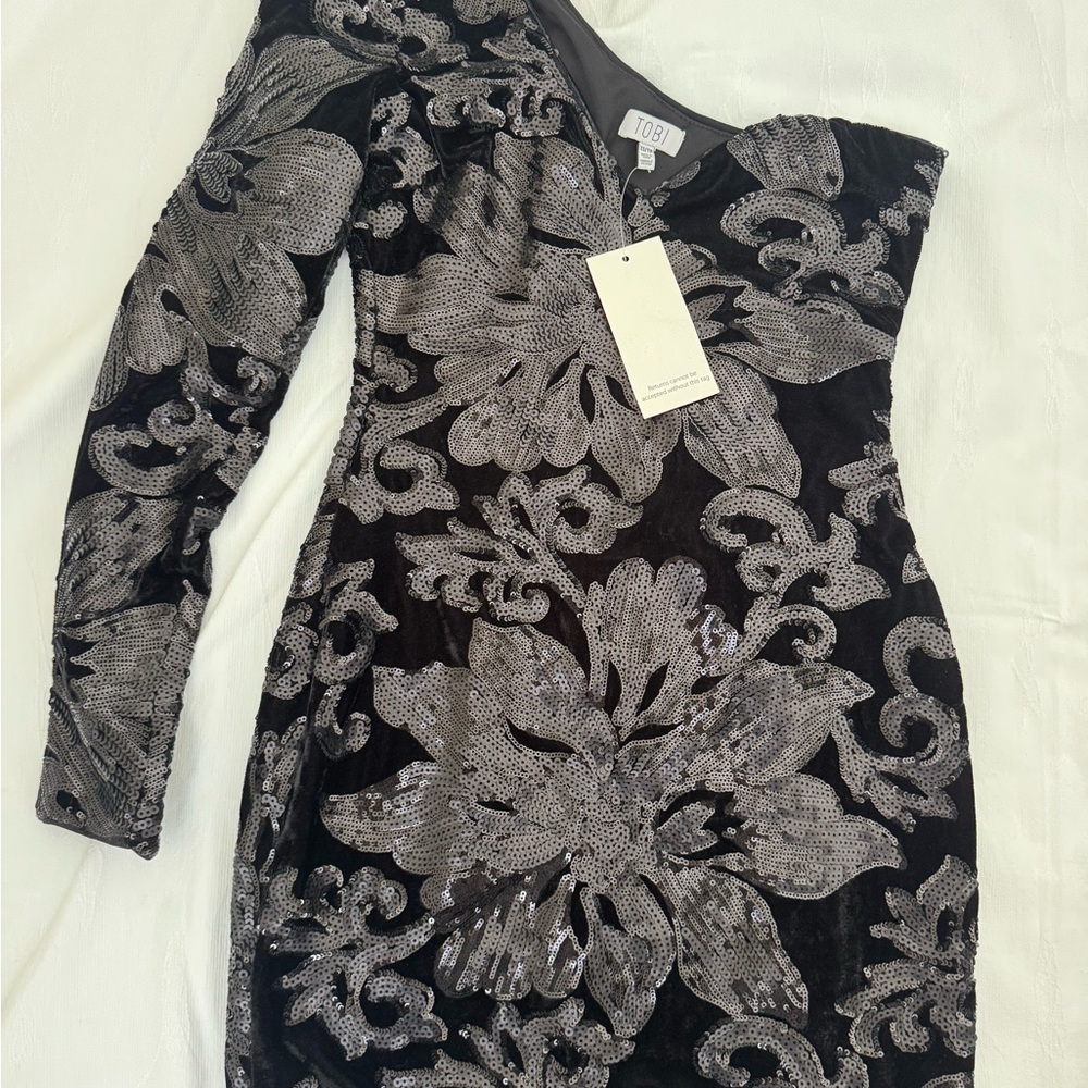 Tobi Black One-Shoulder Sequin Floral Dress